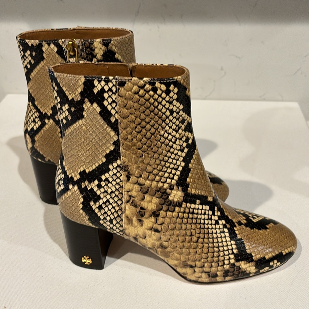 New Tory Burch leather booties in sand drift snake - Picture 5 of 11